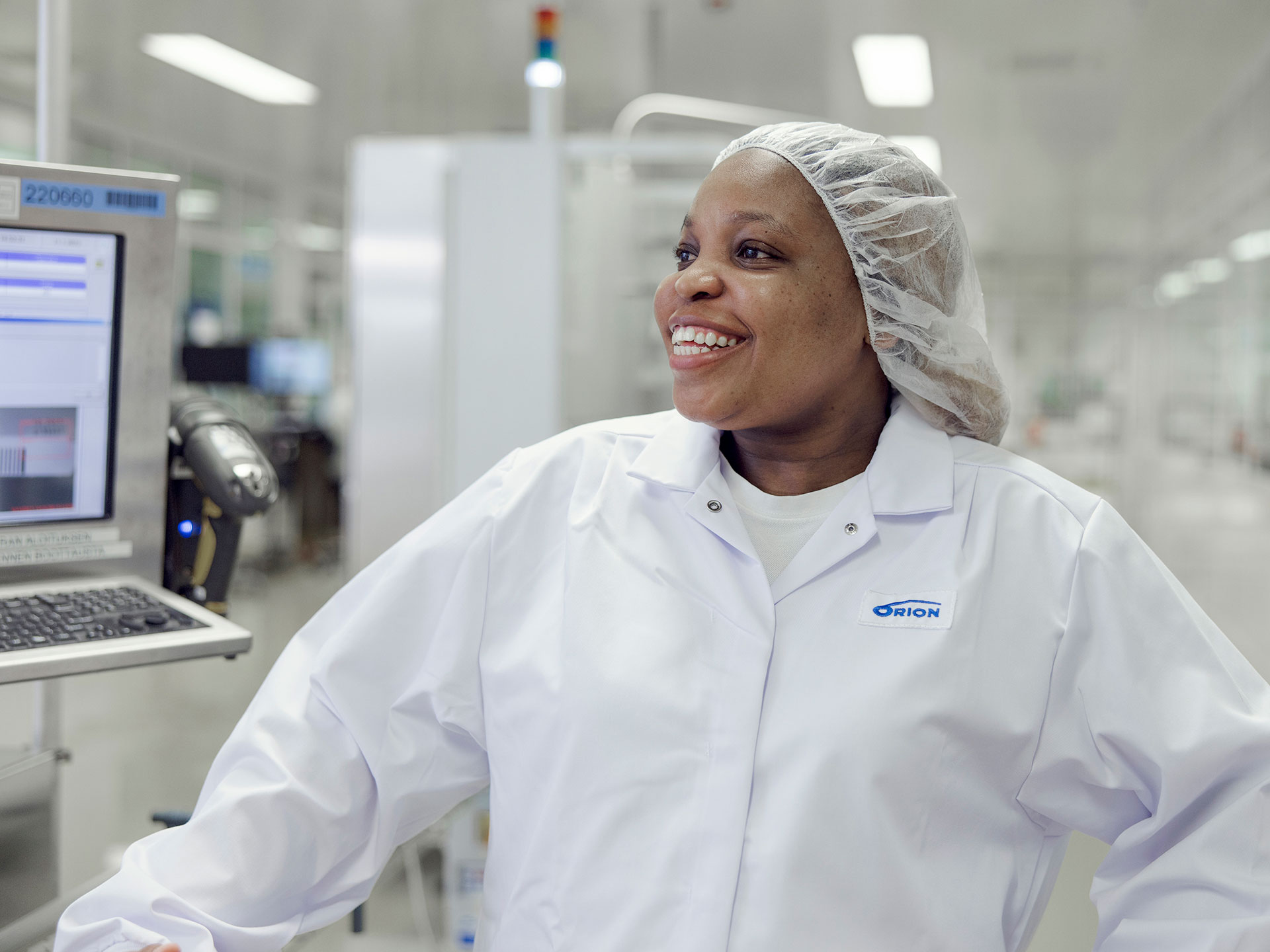 orion_research-and-development_woman-happy-personel-2_2023_6327.jpg